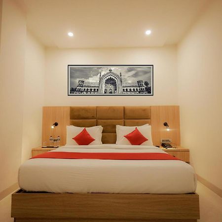 Hotel The Royal Legacy à Lucknow Extérieur photo