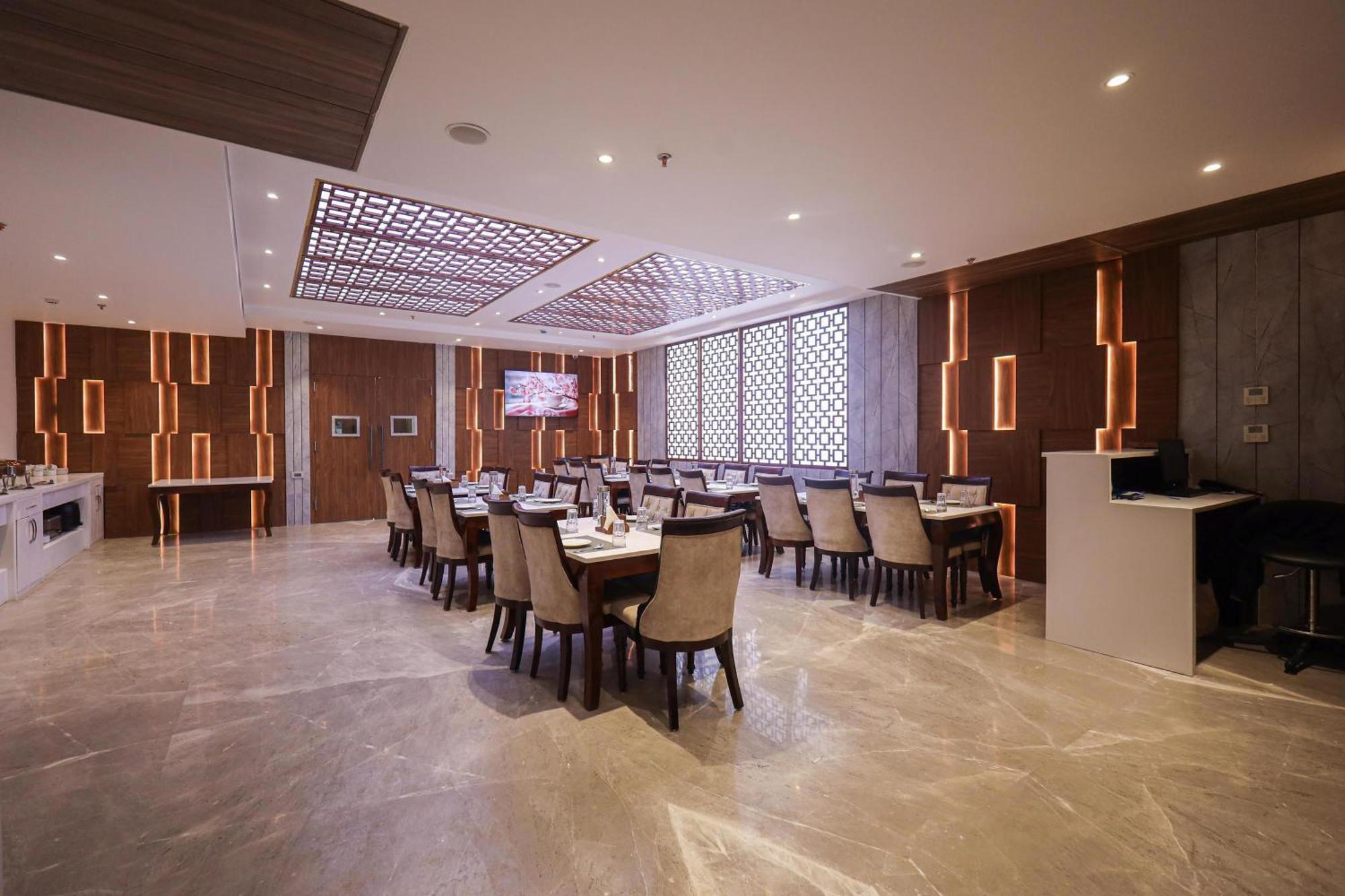 Hotel The Royal Legacy à Lucknow Extérieur photo