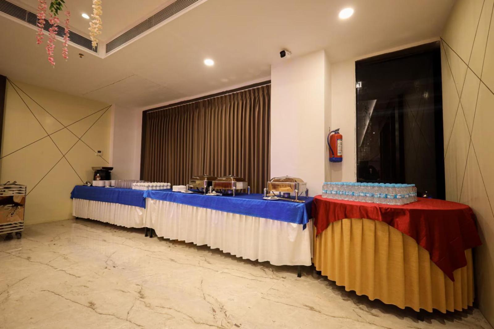 Hotel The Royal Legacy à Lucknow Extérieur photo