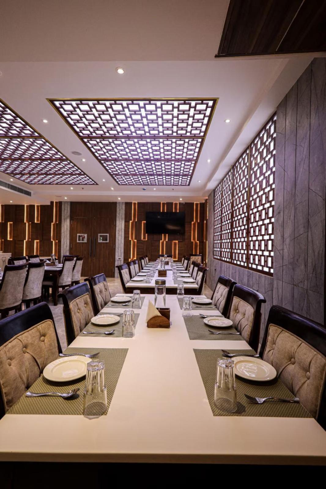Hotel The Royal Legacy à Lucknow Extérieur photo